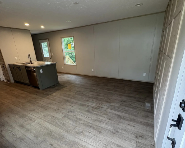 Willow Oaks MHP - Unit 104W - Interior
