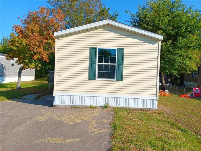 Pine Crest - Unit 49 - Exterior