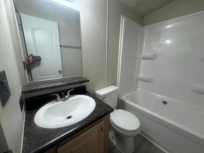 The Orchards/Paradise - Unit 25 - Bathroom