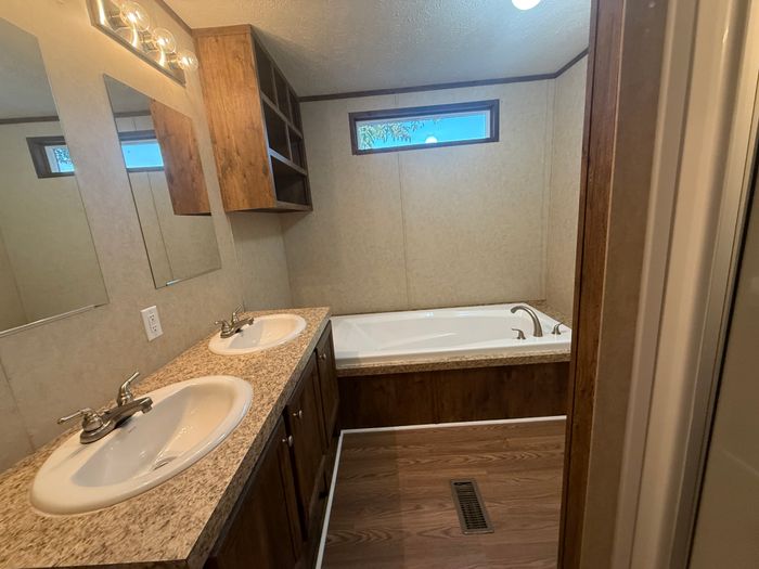 Dry Creek - Unit 14 - Bathroom