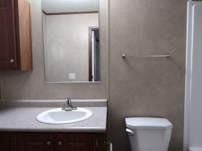 Pasadena MHC - Unit GEN2418 - Bathroom