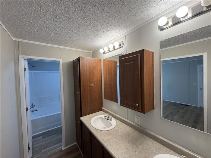 Fort Wayne MHC - Unit 528 - Bathroom