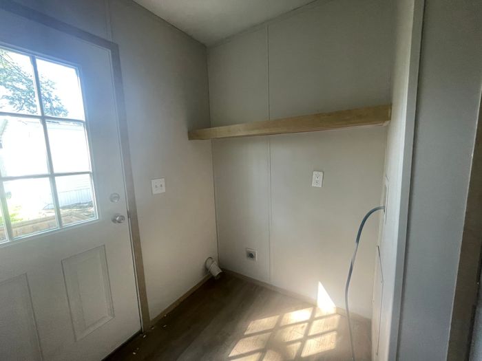Ashland Heights - Unit 118 - Entryway