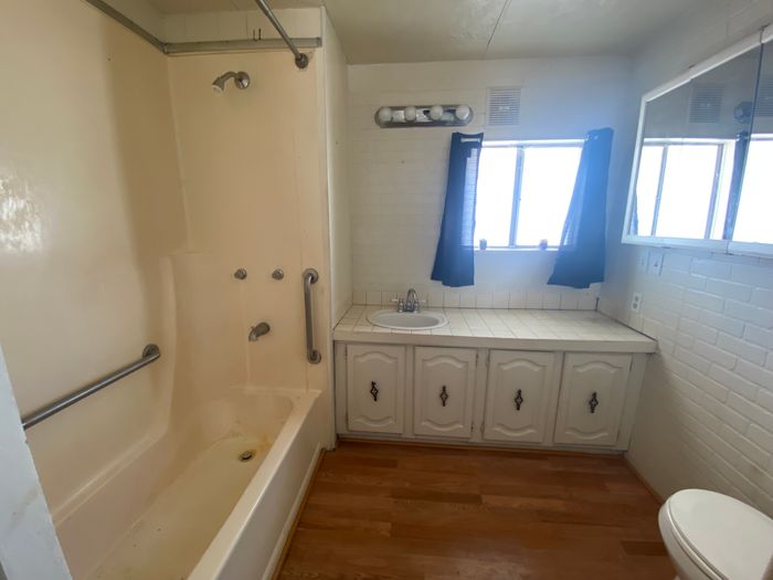 Brighthaven - Unit 144 - Bathroom