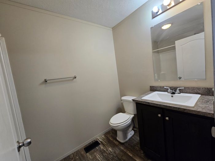 Madison MHC - Unit CV36 - Bathroom