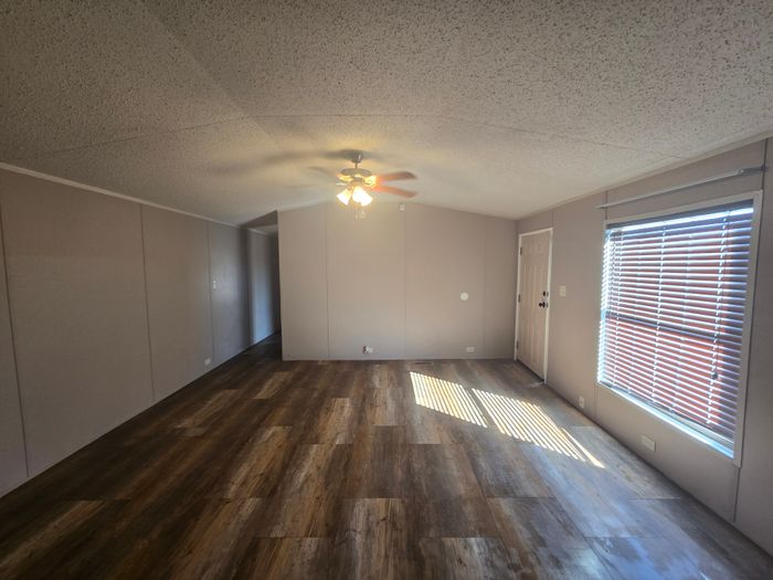 Lafayette Park MHP - Unit 162 - Interior