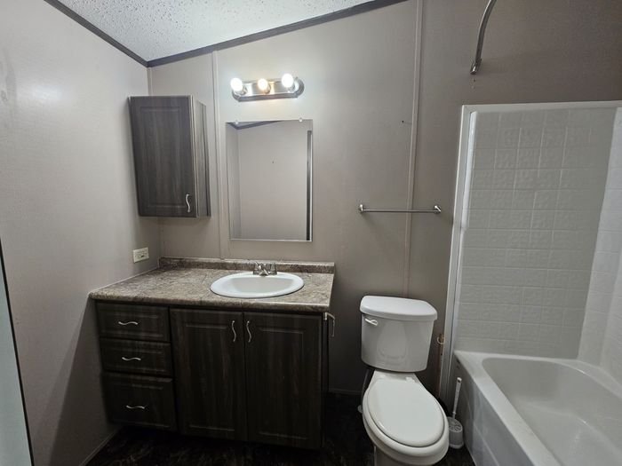 Somer MHP - Unit 1245P - Bathroom