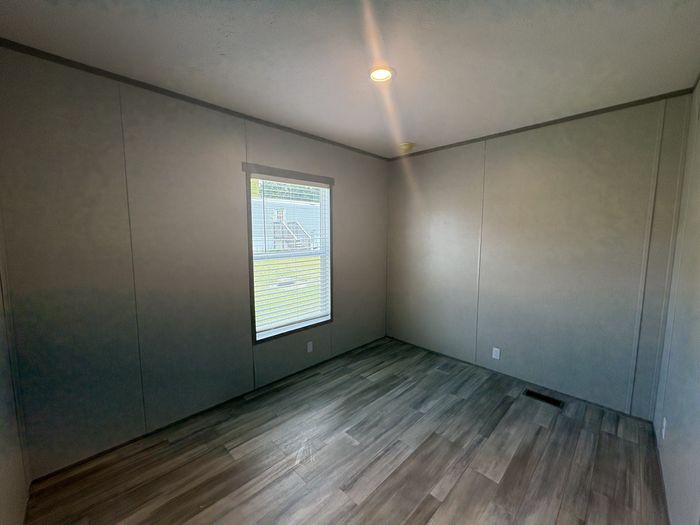 Pleasant Ridge MHP - Unit 120N - Bedroom