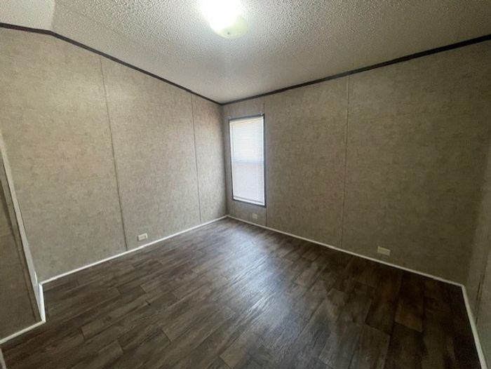 Creekside - Unit 112 - Bedroom