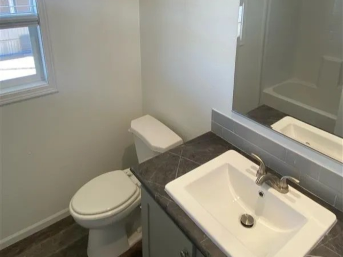 Grand Missouri - Unit 132 - Bathroom