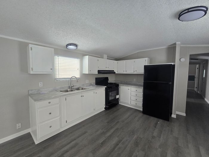 Royal Highlander - Unit AB0916 - Kitchen