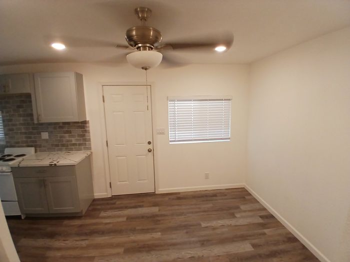 Rosehaven Estates & RV Resort - Unit 411 - Interior