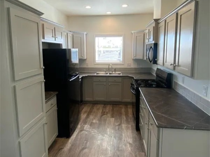 Grand Missouri - Unit 132 - Kitchen