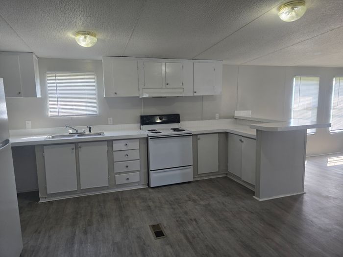 Lafayette Park MHP - Unit 228 - Kitchen