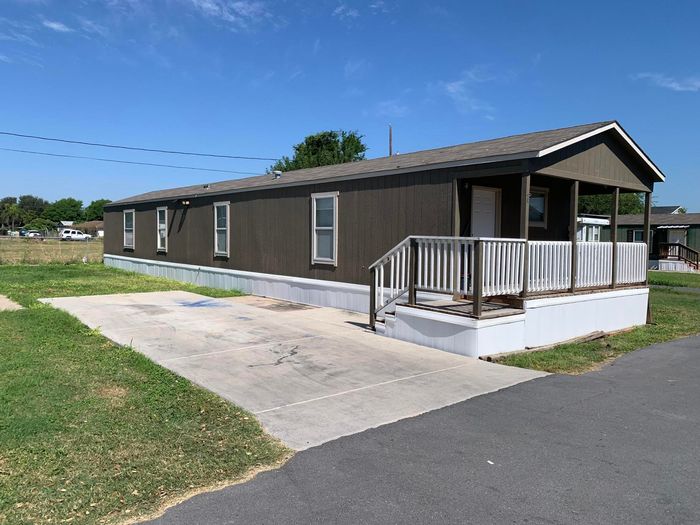 Shady Acres MH & RV Resort - Unit 304 - Exterior, Street View