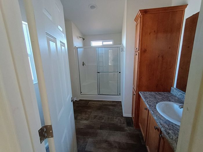 Villa Juanita MHC - Unit 72 - Bathroom