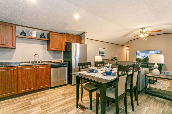 Pineview MHC - Unit 33 - Kitchen