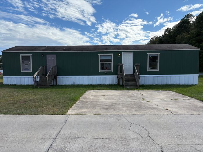 Pineview MHC - Unit 100 - Exterior, Street View