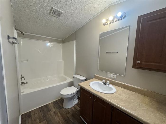Fort Wayne MHC - Unit 311 - Bathroom