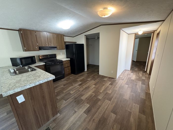 Willow Oaks MHP - Unit 103H - Kitchen