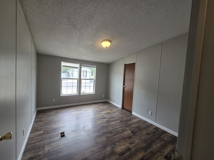 Lafayette Park MHP - Unit 90 - Interior