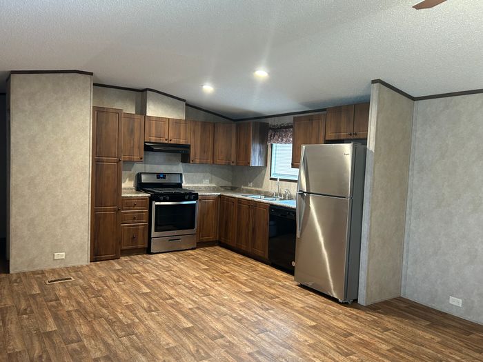 Oakridge MHP OK - Unit 531 - Kitchen