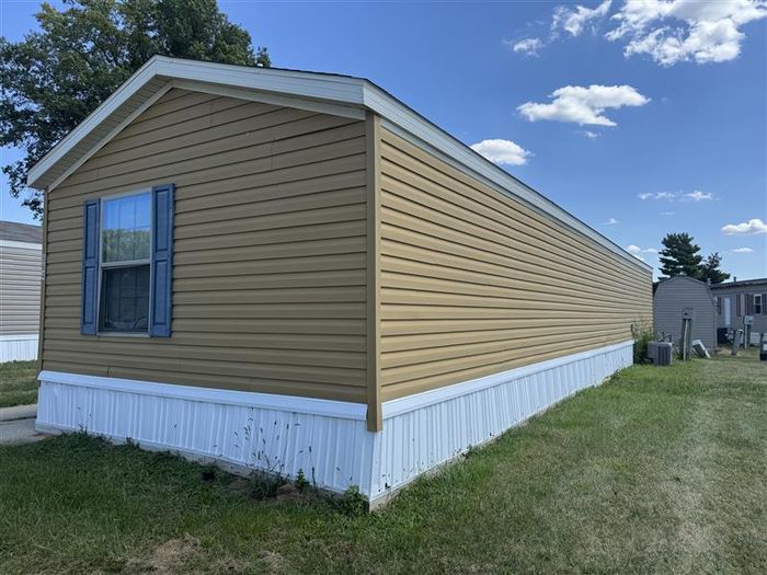 Fort Wayne MHC - Unit 864 - Exterior