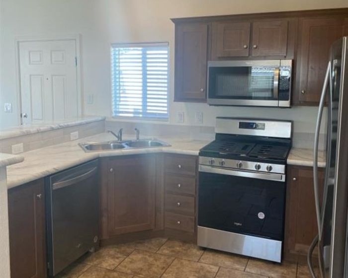 Grand Missouri - Unit 304 - Kitchen
