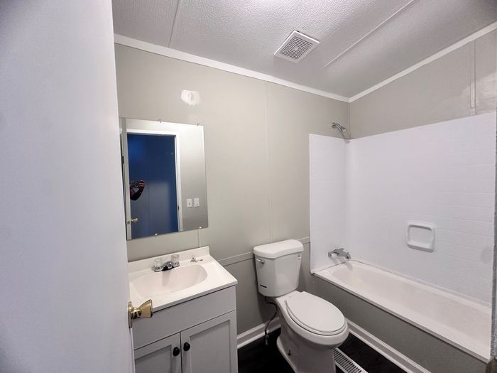 Taylors Creek - Unit 195 - Bathroom