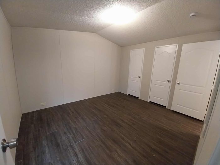 Sleepy Hollow - Unit 5 - Bedroom