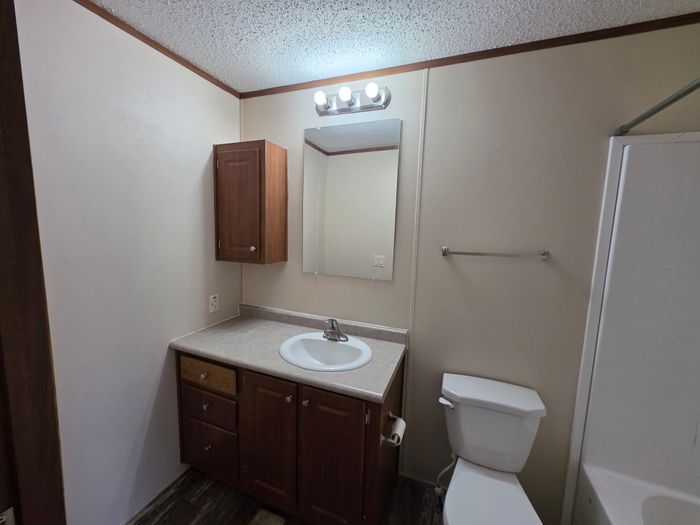 Birchwood MHP - Unit 108 - Bathroom