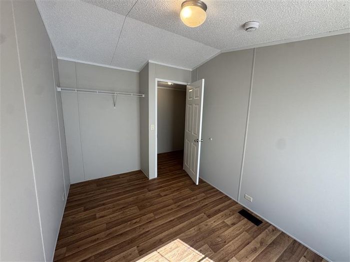 Fort Wayne MHC - Unit 711 - Bedroom