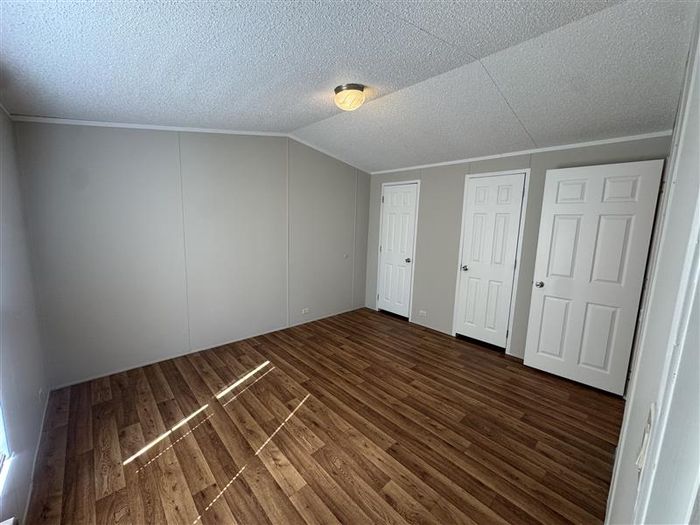 Fort Wayne MHC - Unit 711 - Bedroom