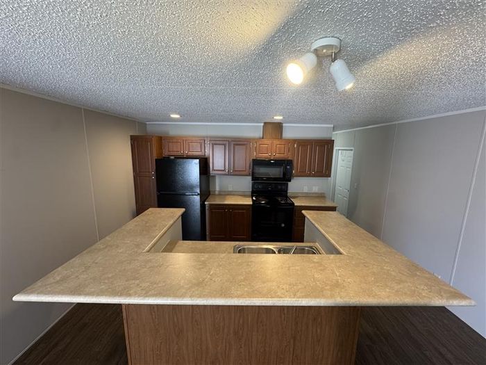 Fort Wayne MHC - Unit 620 - Kitchen
