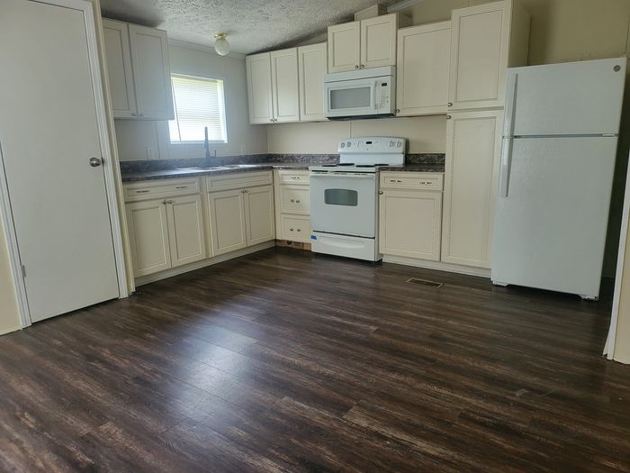 Sabina Manor - Unit 93 - Kitchen
