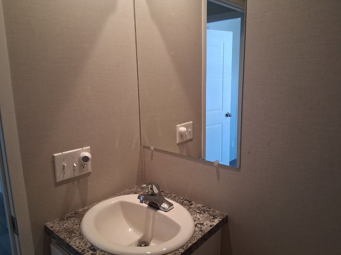 Alliance Vista MH and RV Park - Unit H10 - Bathroom