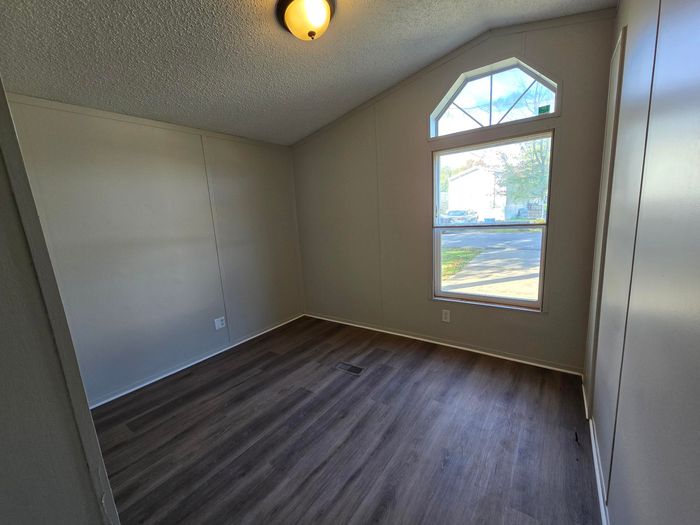 Madison MHC - Unit WS5 - Bedroom