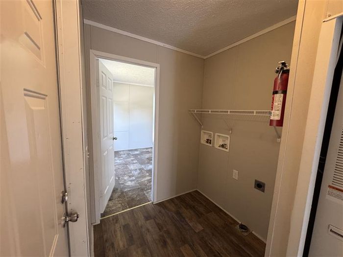 Fort Wayne MHC - Unit 702 - Entryway