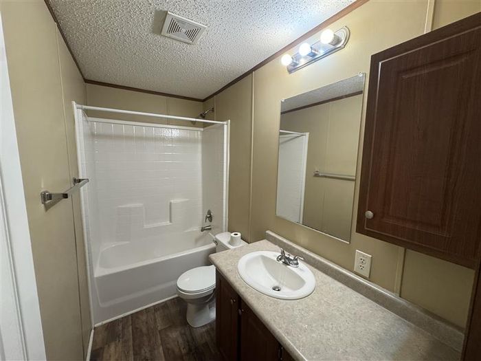Fort Wayne MHC - Unit 545 - Bathroom