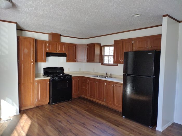 Pasadena MHC - Unit CAS2339 - Kitchen