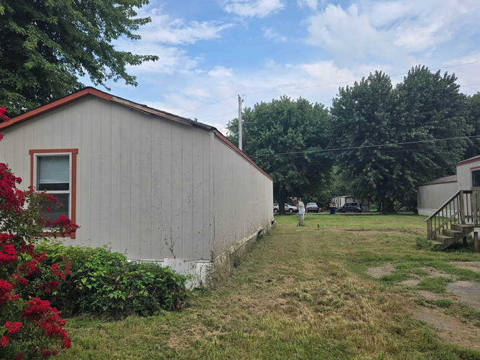 Bluegrass Meadows - Unit D20 - Exterior