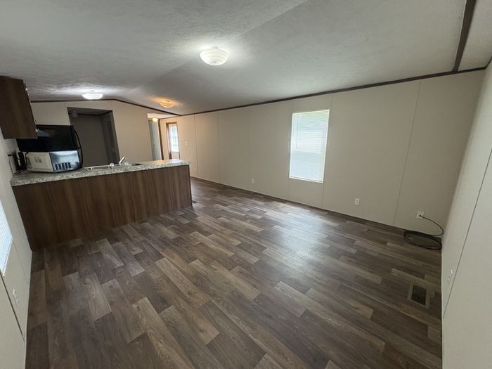 Willow Oaks MHP - Unit 103H - Interior