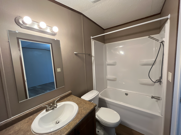 Countryside MHP OK - Unit 36 - Bathroom