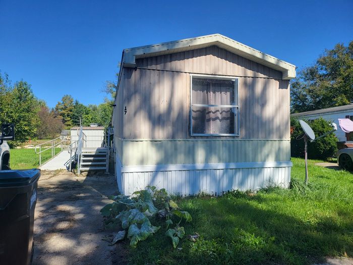 Sabina Manor - Unit 17 - Exterior, Street View