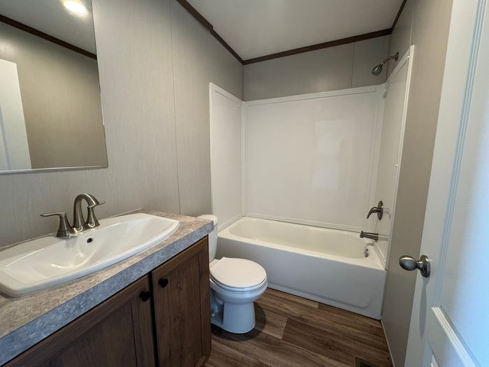 Colonial Gardens KS - Unit 31 - Bathroom