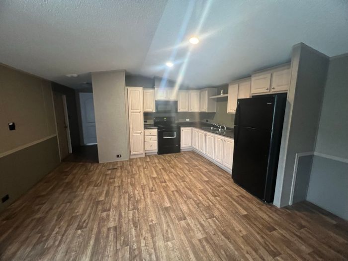 Shady Acres MH & RV Resort - Unit 225 - Interior
