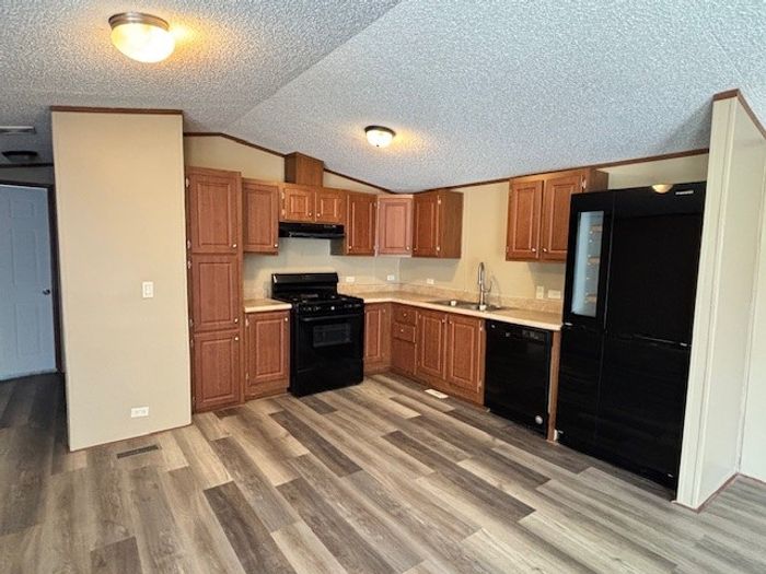 Fort Wayne MHC - Unit 716 - Kitchen