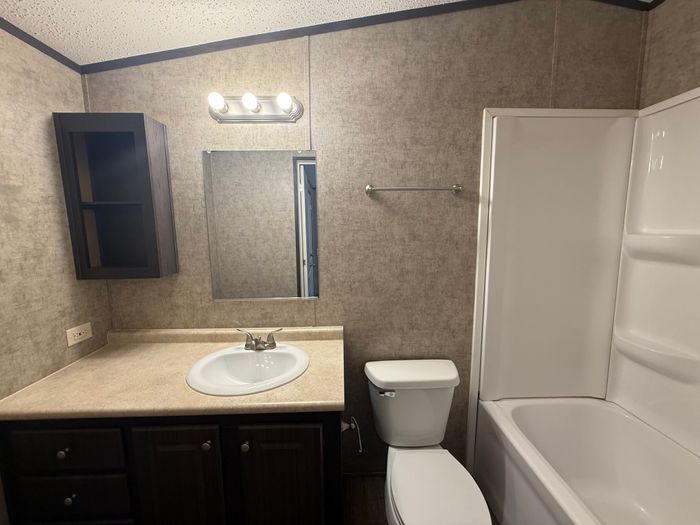 Evergreen MHP - Unit 86 - Bathroom