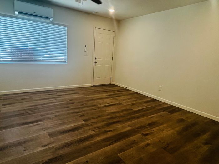 Villa Rosa (Modernette) - Unit A1 - Entryway