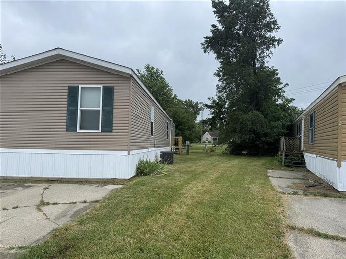 Fort Wayne MHC - Unit 928 - Exterior